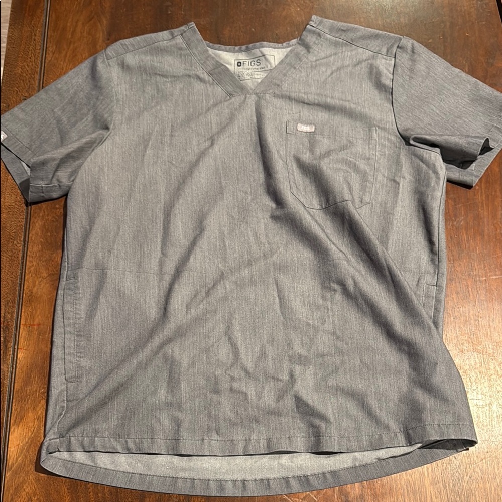 FIGS Men's Gray Shirt
